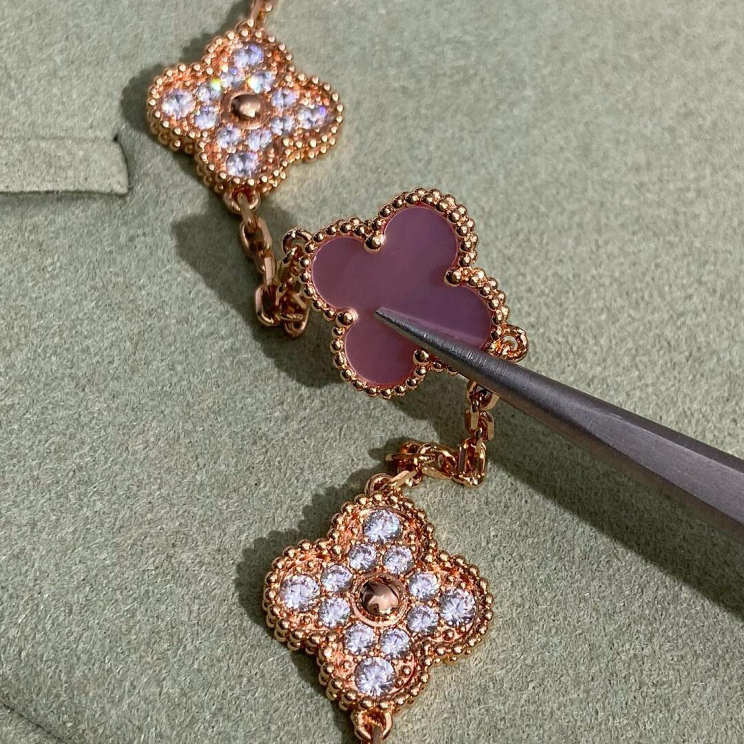[Rosla]CLOVER 10 MOTIFS DIAMOND PINK MOP NECKLACE