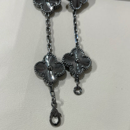 [Rosla]CLOVER 5 MOTIF BLACK BRACELET