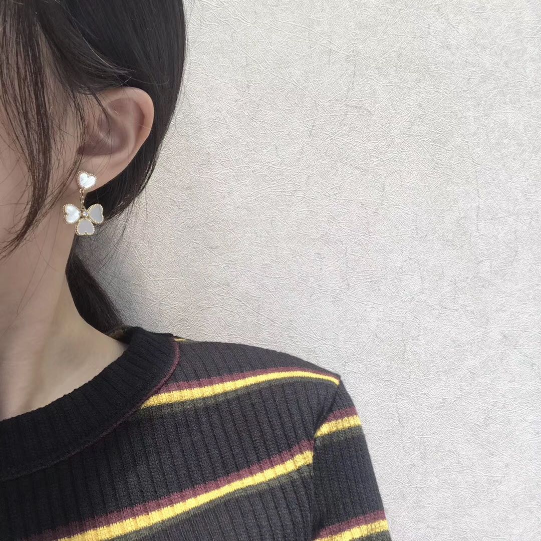 [Rosla]CLOVER SWEET WHITE MOP EARRINGS