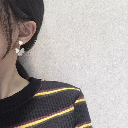 [Rosla]CLOVER SWEET WHITE MOP EARRINGS