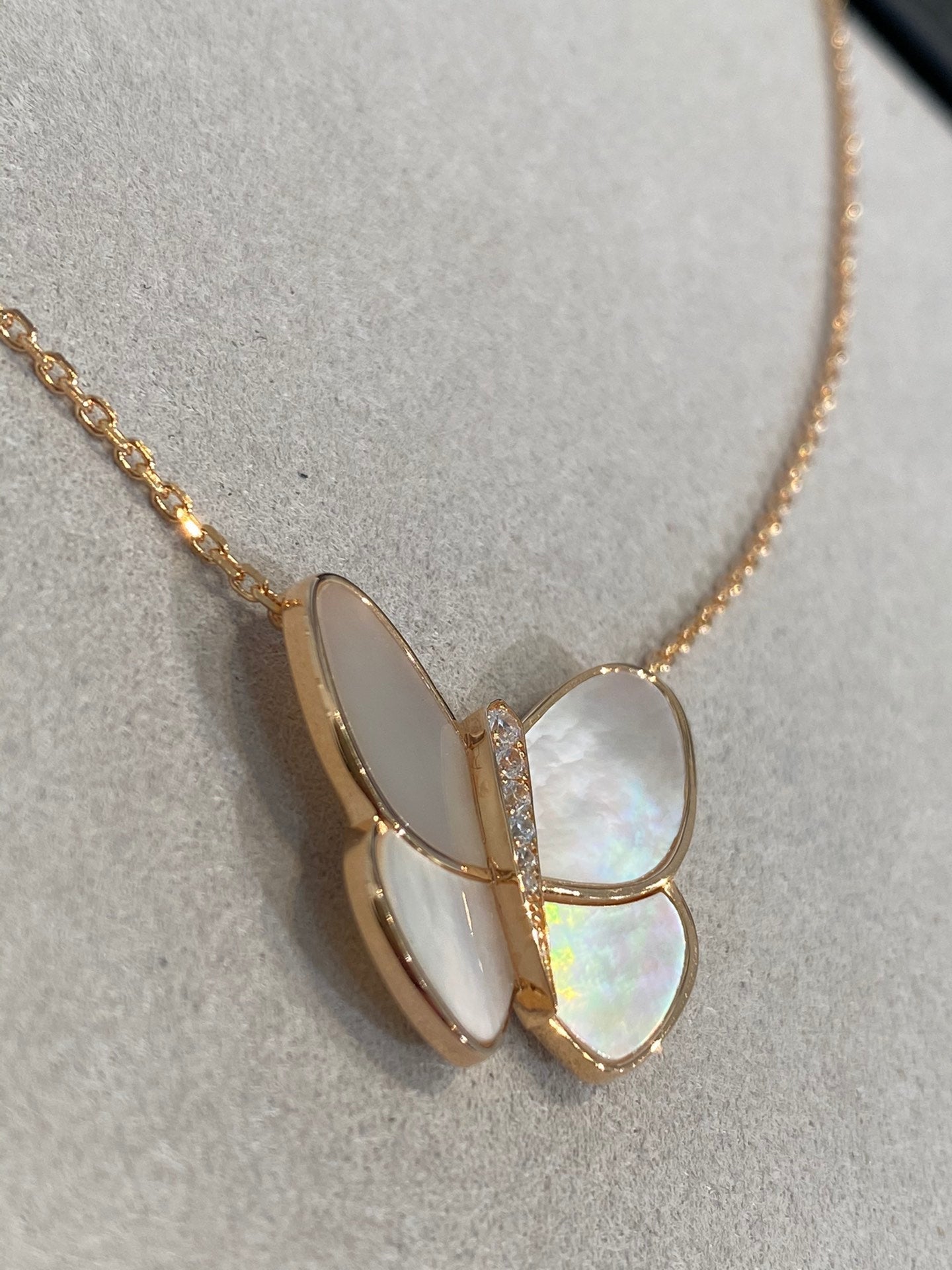 [Rosla]BUTTERFLY GOLD MOP DIAMOND NECKLACE