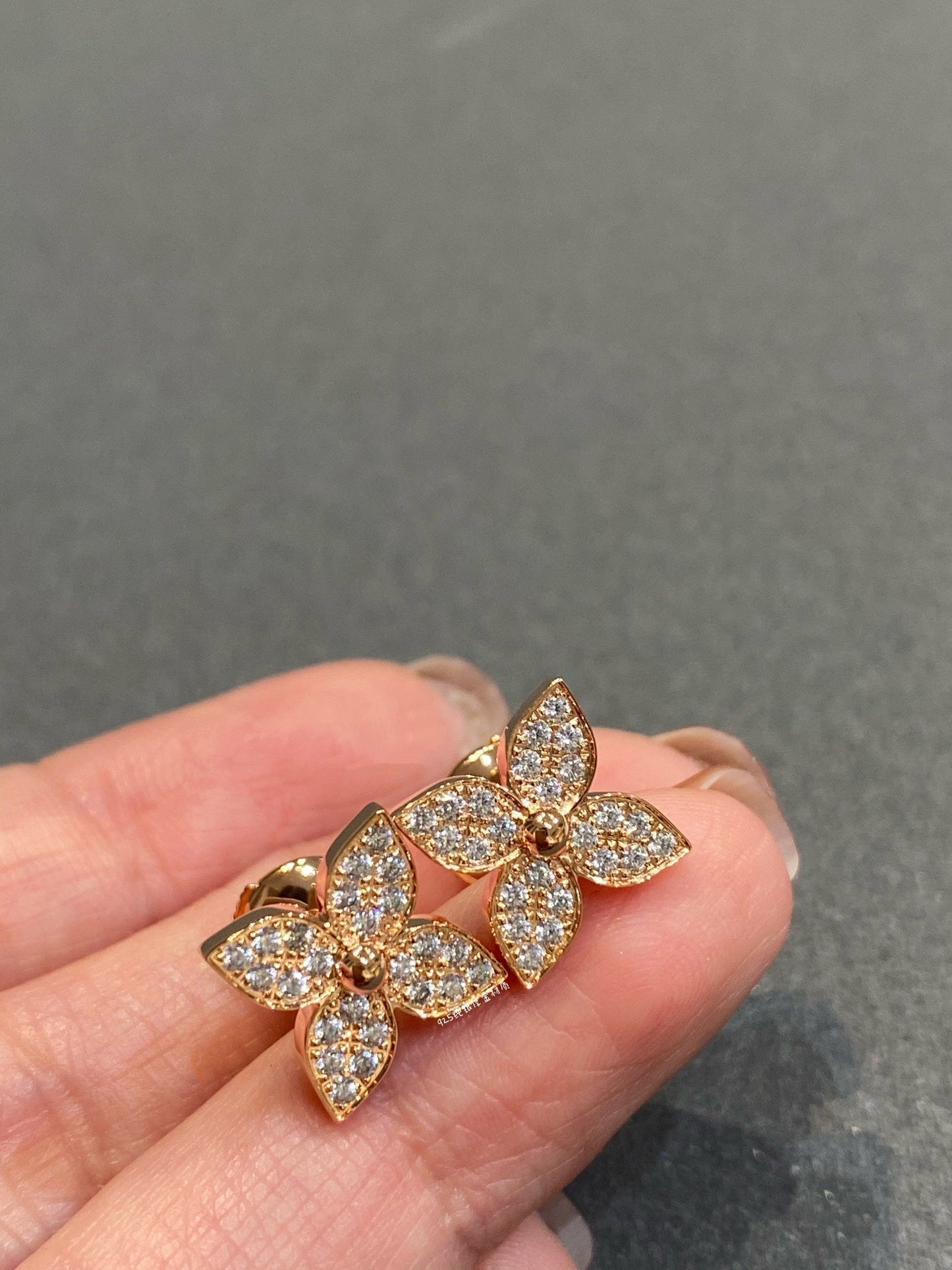 [Rosla]STAR DIAMOND EARRINGS