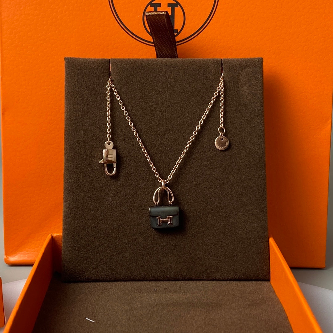[Rosla]CONSTANCE BLACK PEDANT PINK GOLD NECKLACE