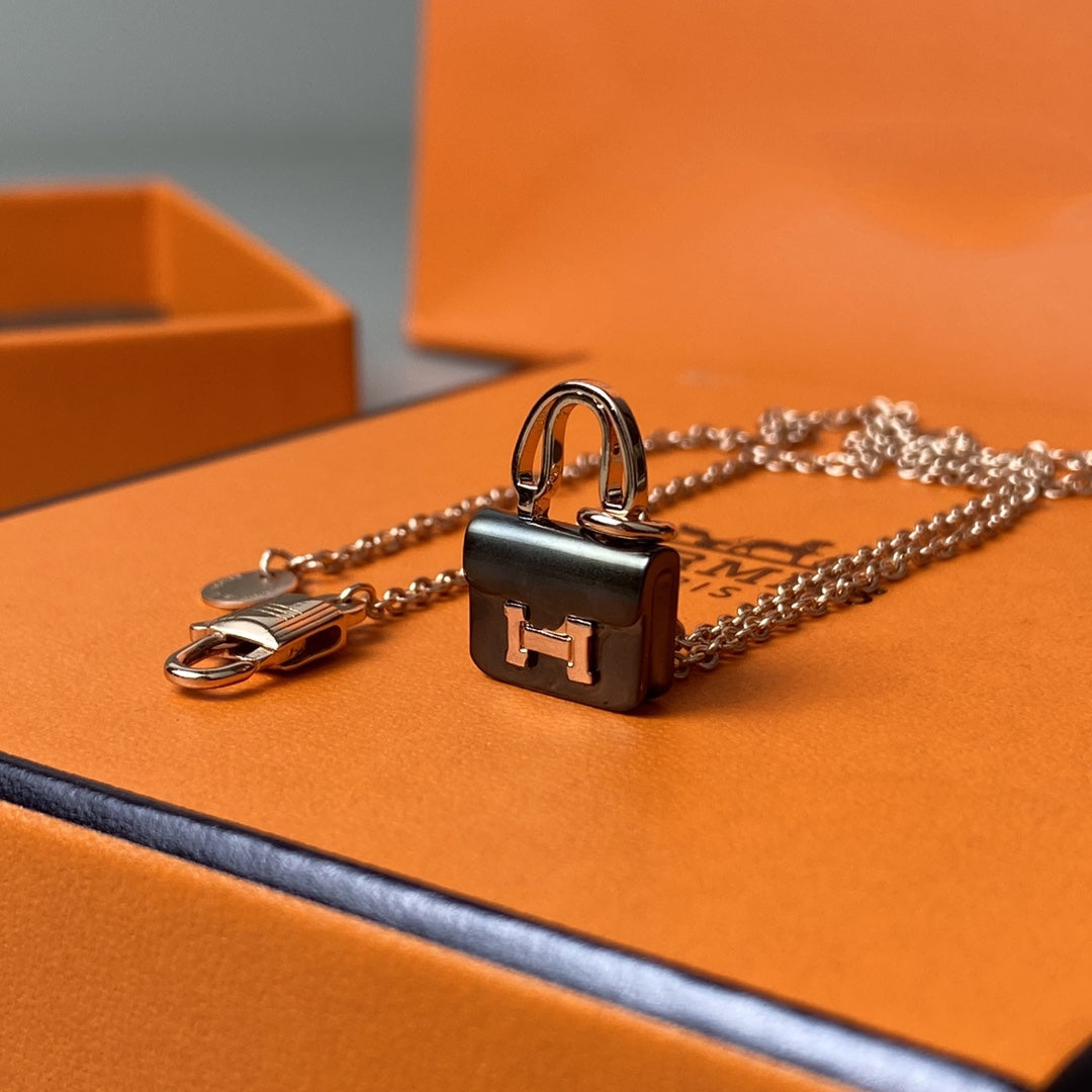 [Rosla]CONSTANCE BLACK PEDANT PINK GOLD NECKLACE