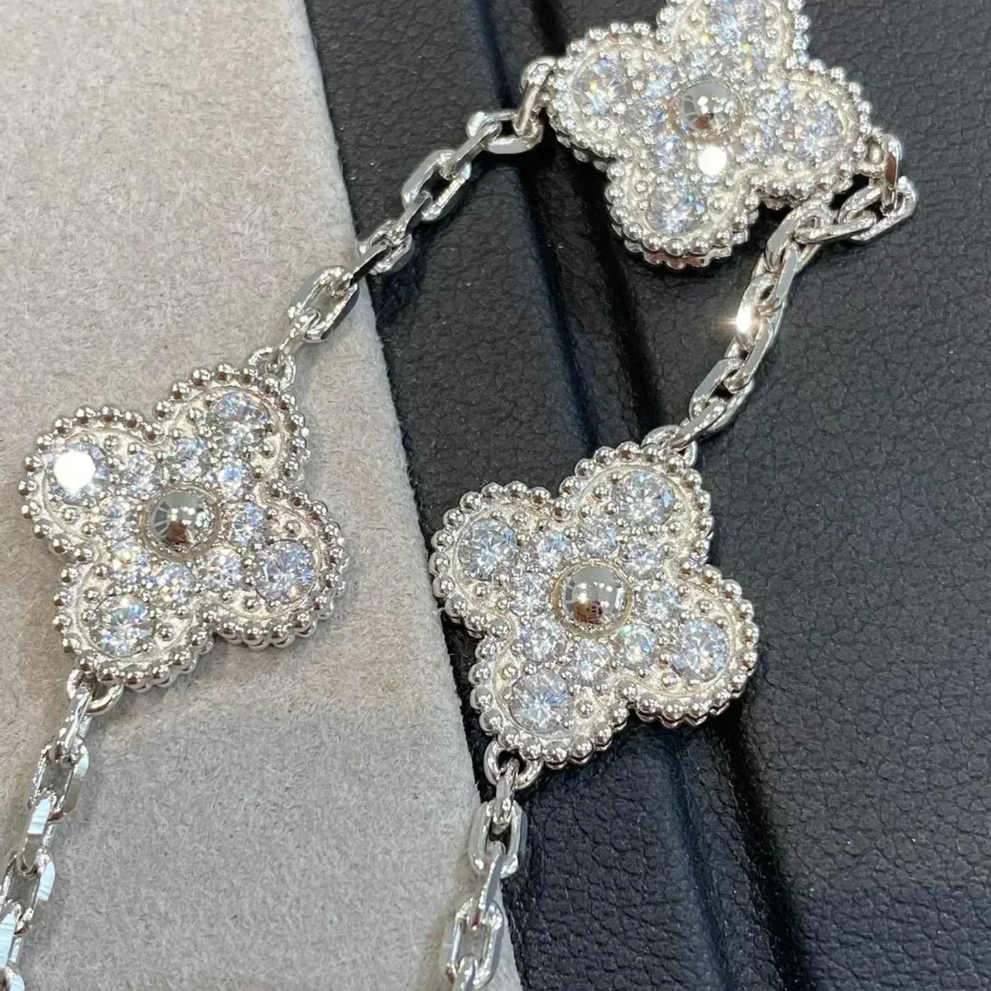 [Rosla] CLOVER 5 MOTIF FULL DIAMOND BRACELET COLLECTION