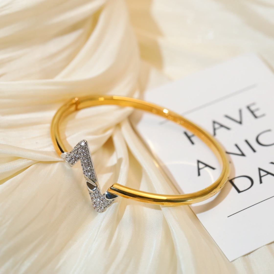 [Rosla]VOLTE UPSITE DOWN GOLD DIAMOND BRACELET