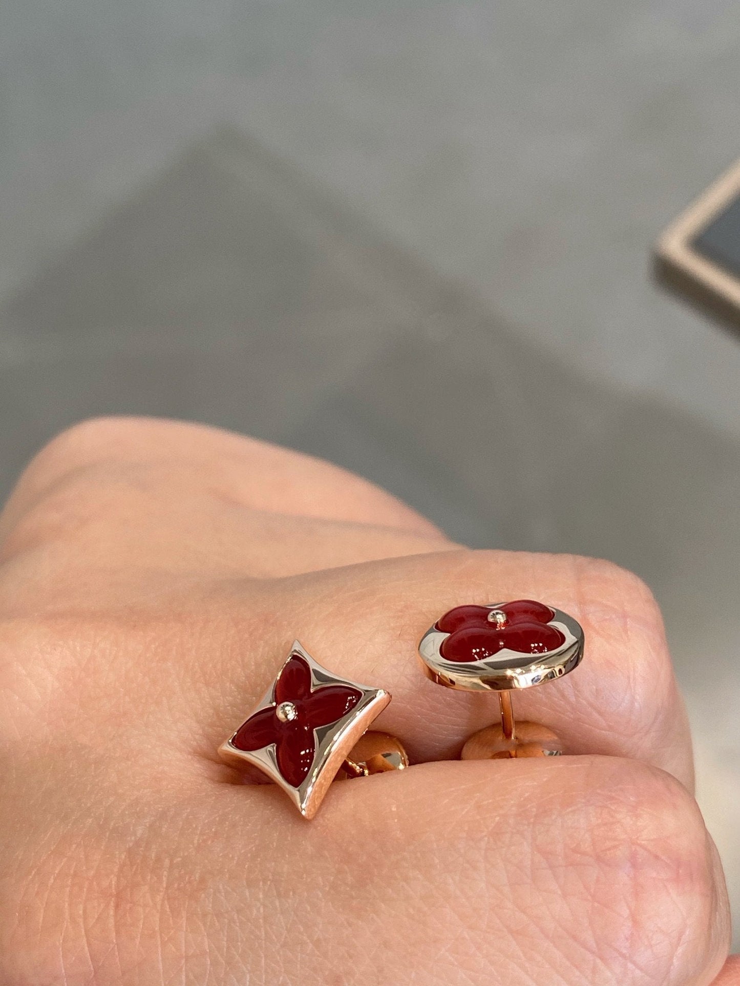 [Rosla]STAR AND SUN PINK GOLD CARNELIAN STUD EARRINGS