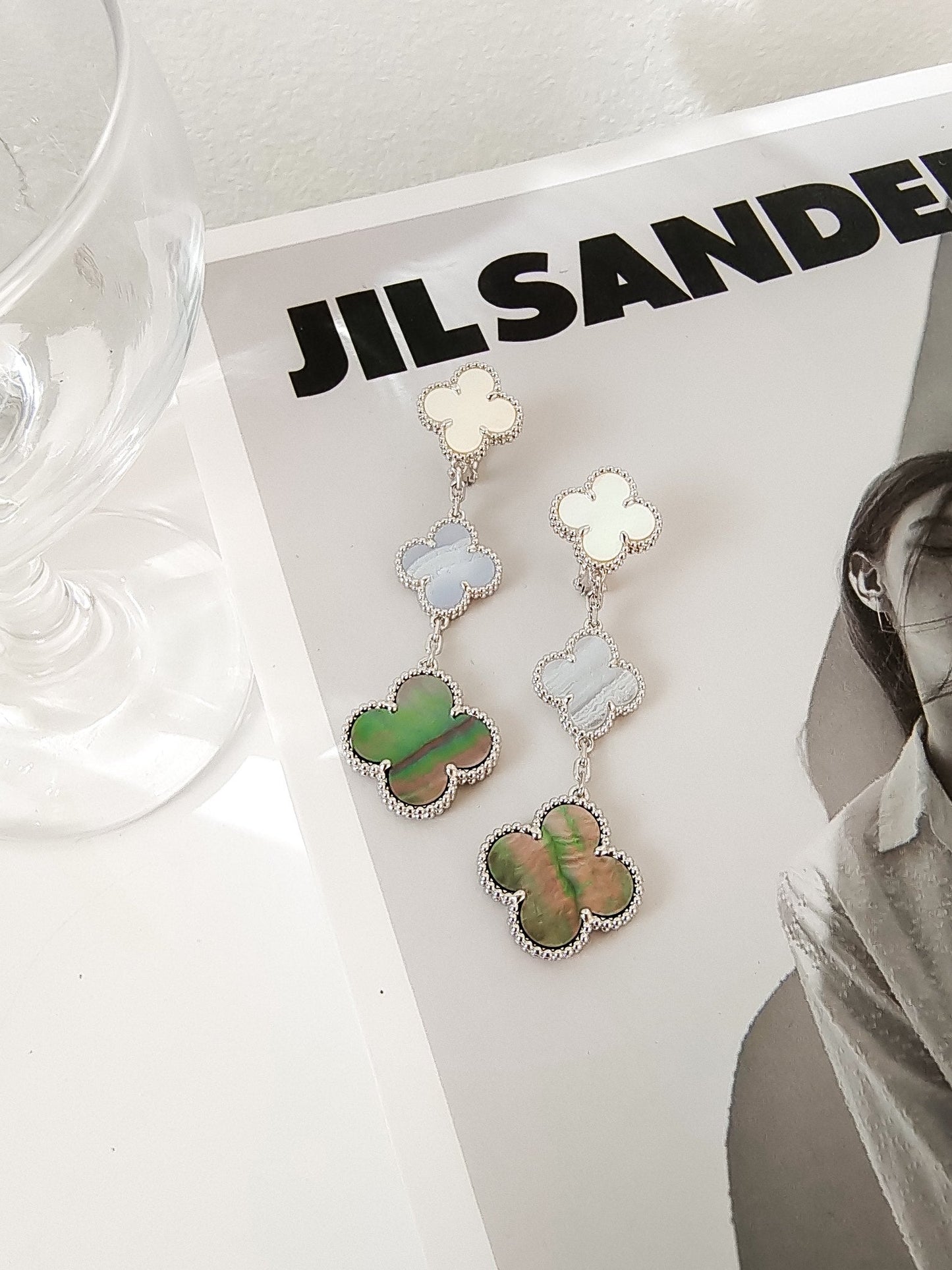 [Rosla]CLOVER 3 MOTIFS CHALCEDONY DARK MOP SILVER EARRINGS