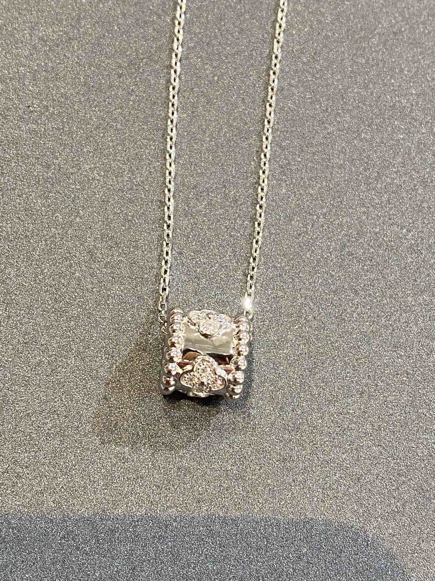 [Rosla]PERLEE PEDANT SIVLER DIAMOND NECKLACE
