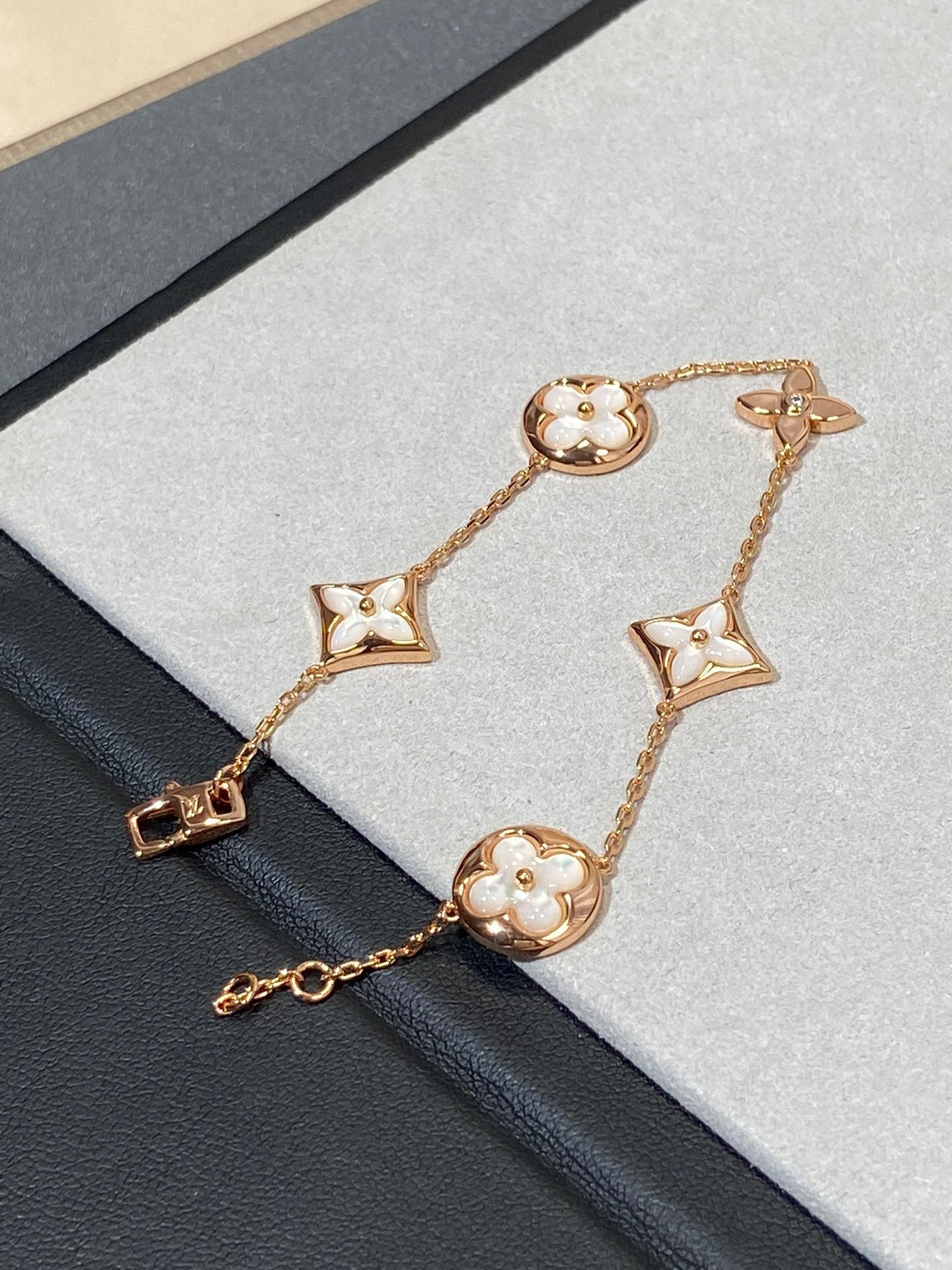 [Rosla]STAR AND SUN 5 MOTIF MOP PINK GOLD BRACELET