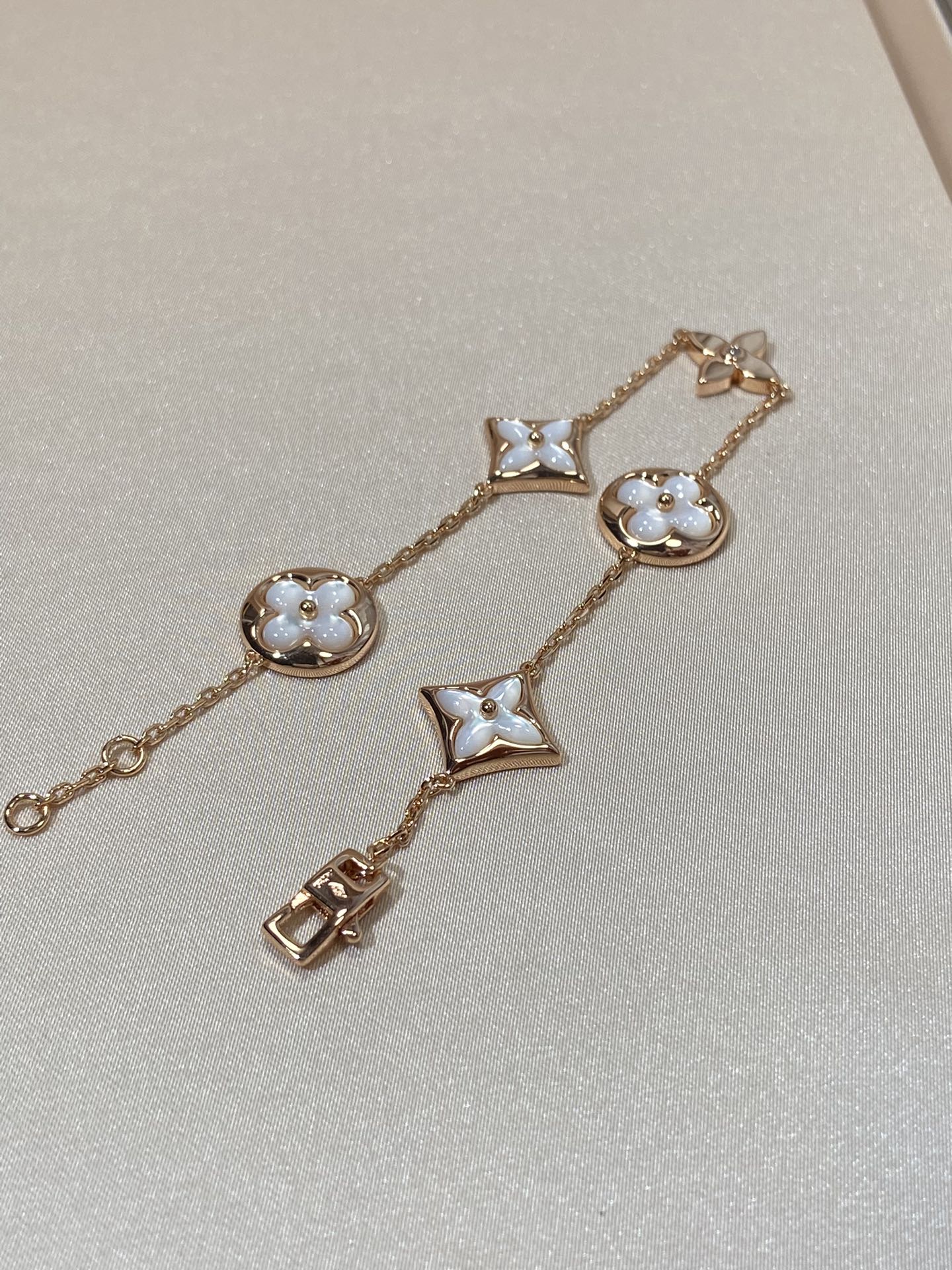 [Rosla]STAR AND SUN 5 MOTIF MOP PINK GOLD BRACELET