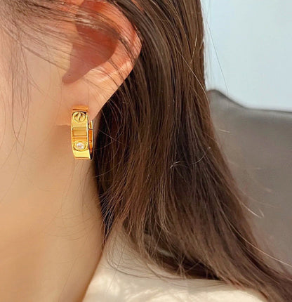 [Rosla]LOVE 5.5MM 1 DIAMOND EARRINGS