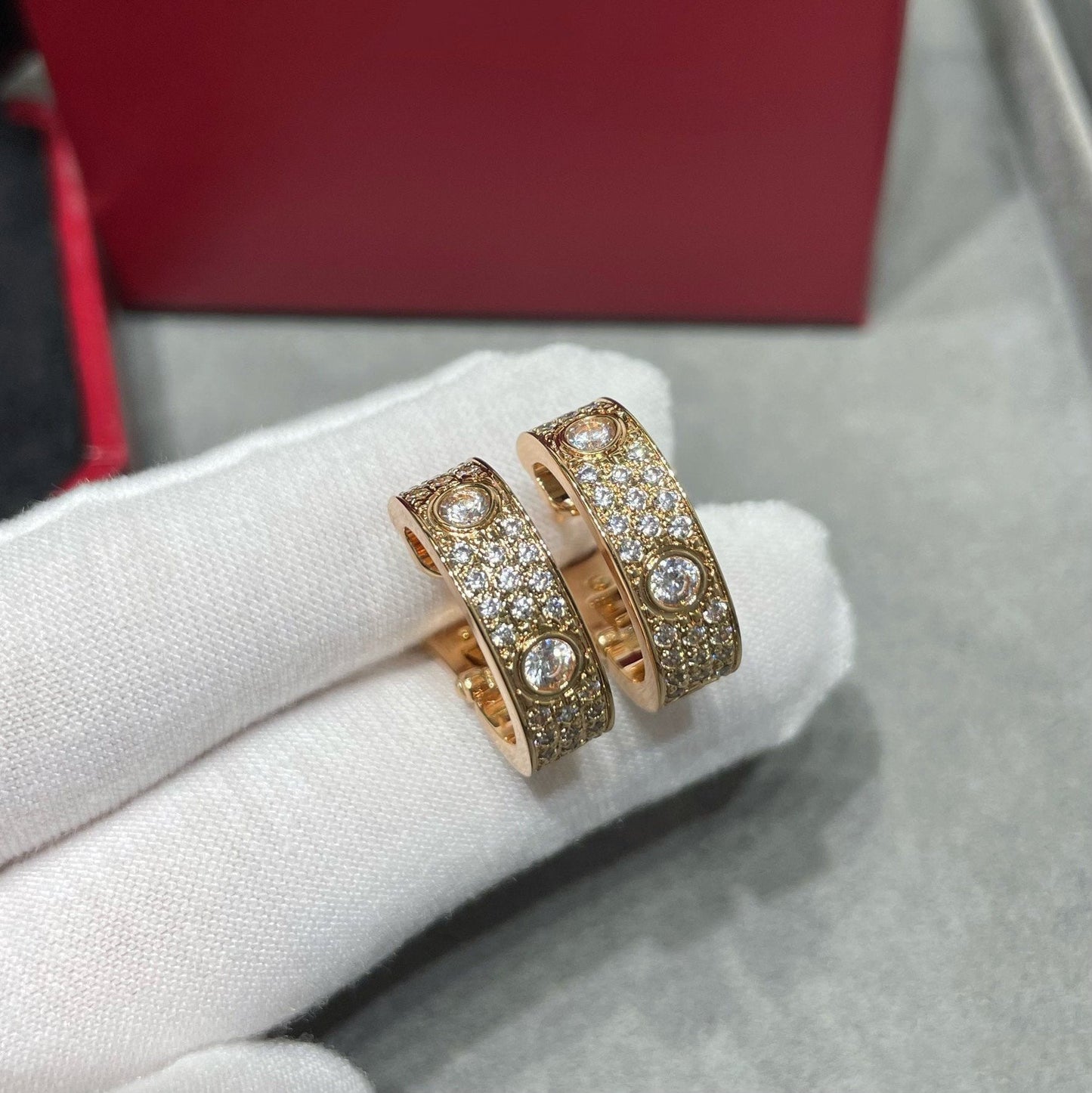 [Rosla]LOVE 5.5MM DIAMOND PAVED EARRINGS