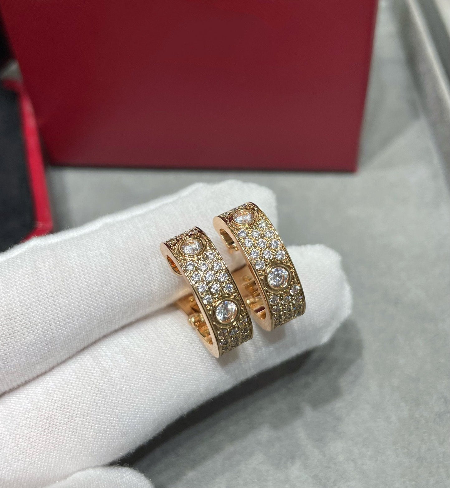 [Rosla]LOVE 5.5MM DIAMOND PAVED EARRINGS