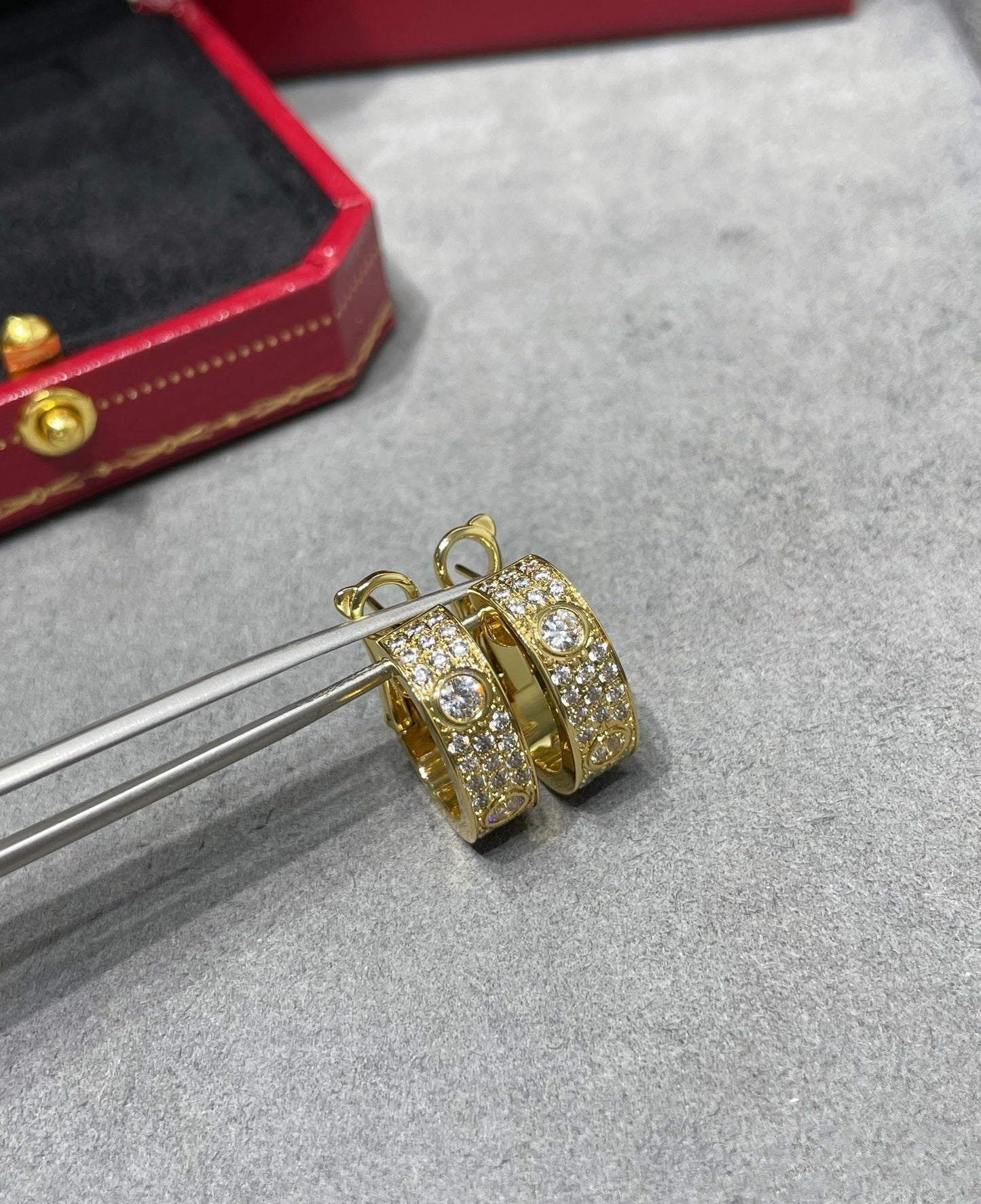 [Rosla]LOVE 5.5MM DIAMOND PAVED EARRINGS