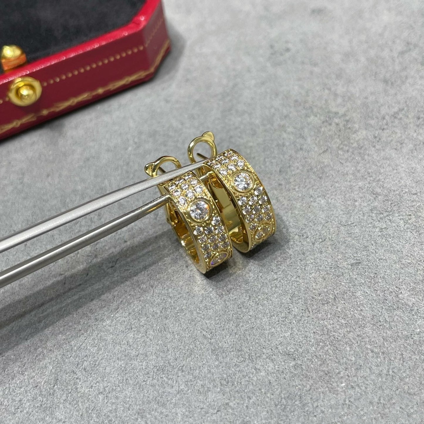 [Rosla]LOVE 5.5MM DIAMOND PAVED EARRINGS