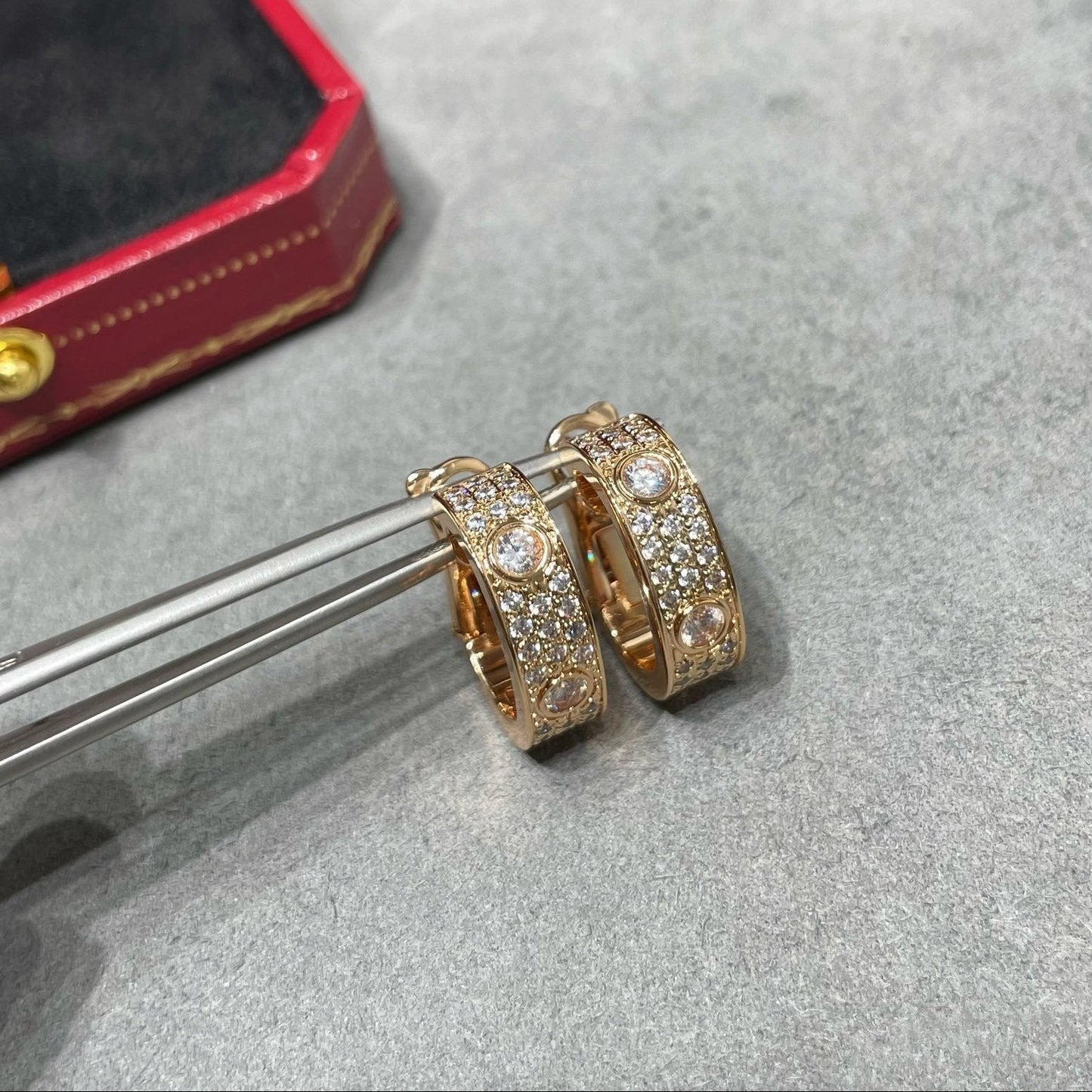 [Rosla]LOVE 5.5MM DIAMOND PAVED EARRINGS
