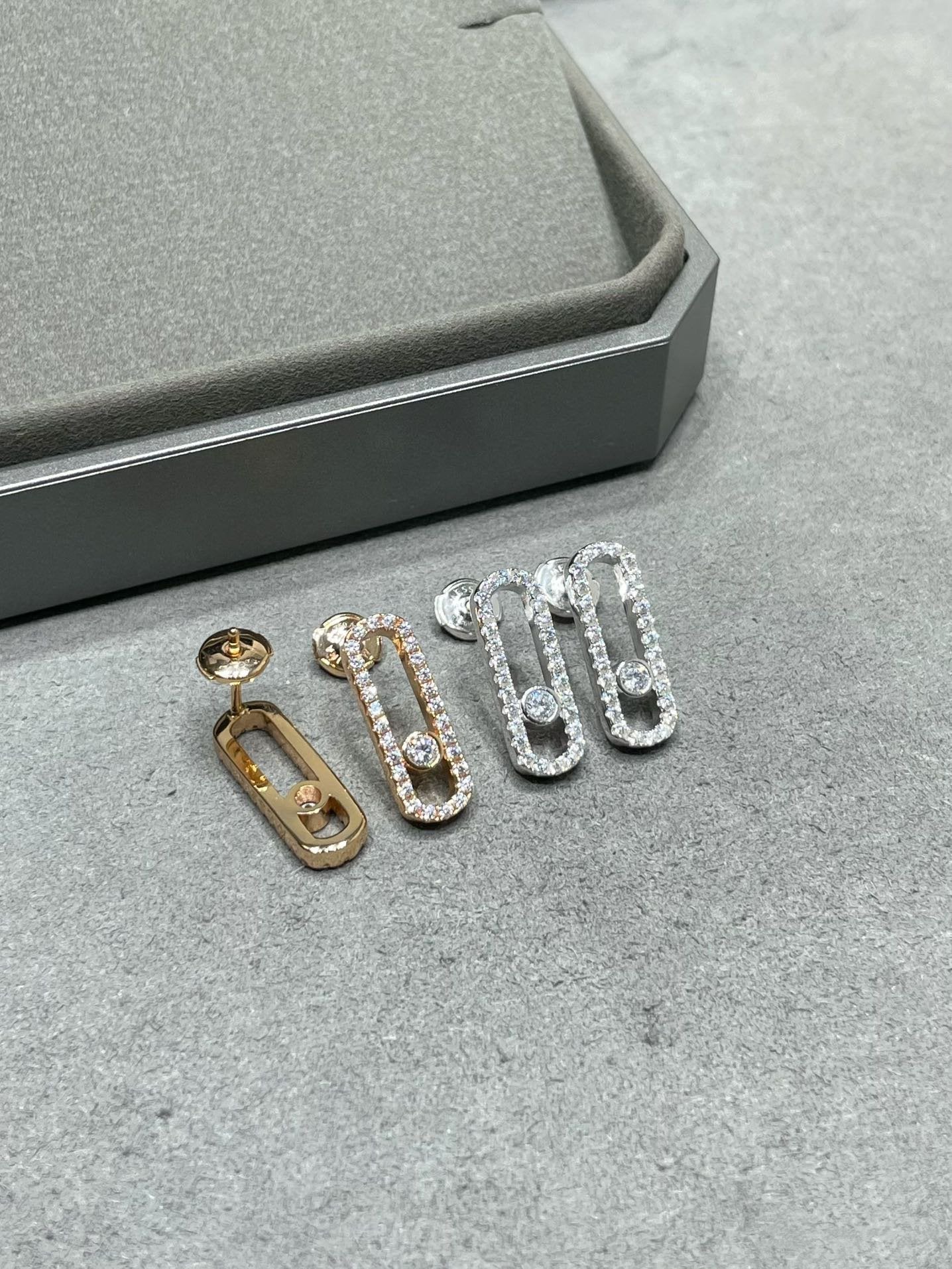 [Rosla]MOVE UNO STUD DIAMOND PAVED EARRINGS