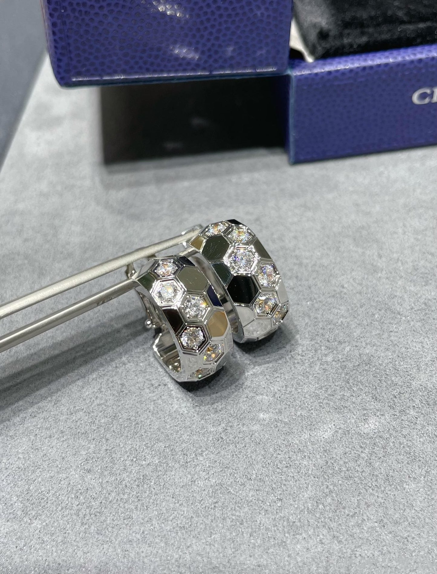 [Rosla]BEE LOVE DIAMOND HOOP EARRINGS