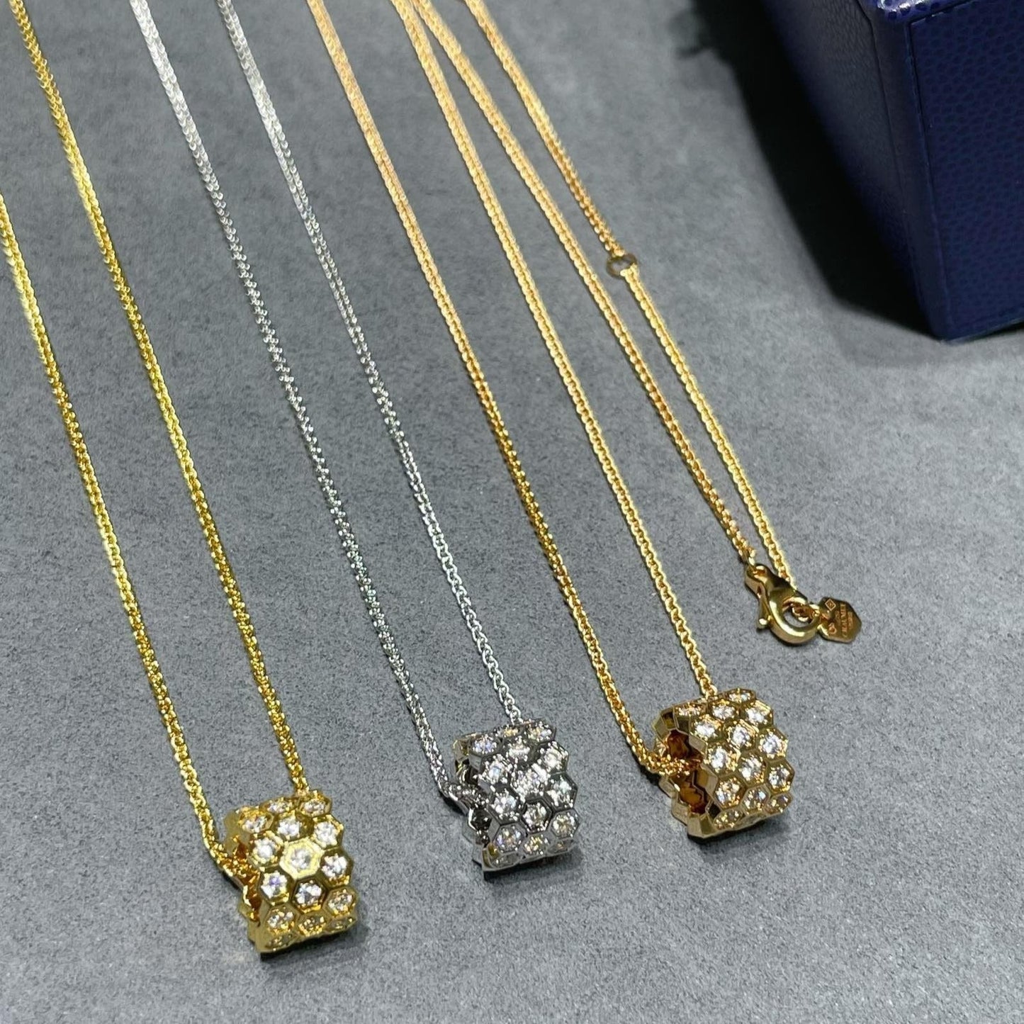 [Rosla]BEE LOVE DIAMOND PAVED 3 ROW NECKLACE