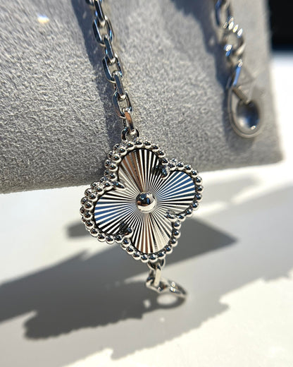 [Rosla] CLOVER 5 MOTIF LASER BRACELET COLLECTION