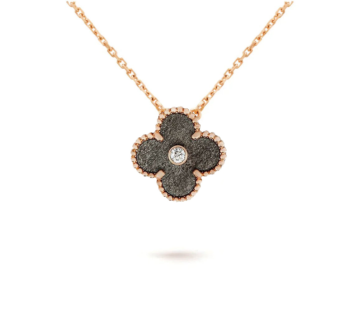 [Rosla]CLOVER 15MM CHRISTMAS LIMITED EDITION SINGLE FLOWER NECKLACE
