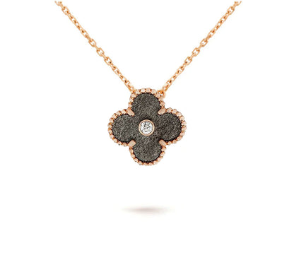 [Rosla]CLOVER 15MM CHRISTMAS LIMITED EDITION SINGLE FLOWER NECKLACE