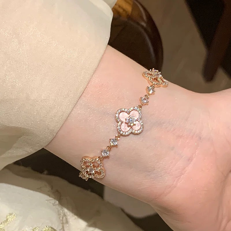 [Rosla]CLOVER 5 MOTIF PINK BLUE RED WHITE BRACELET