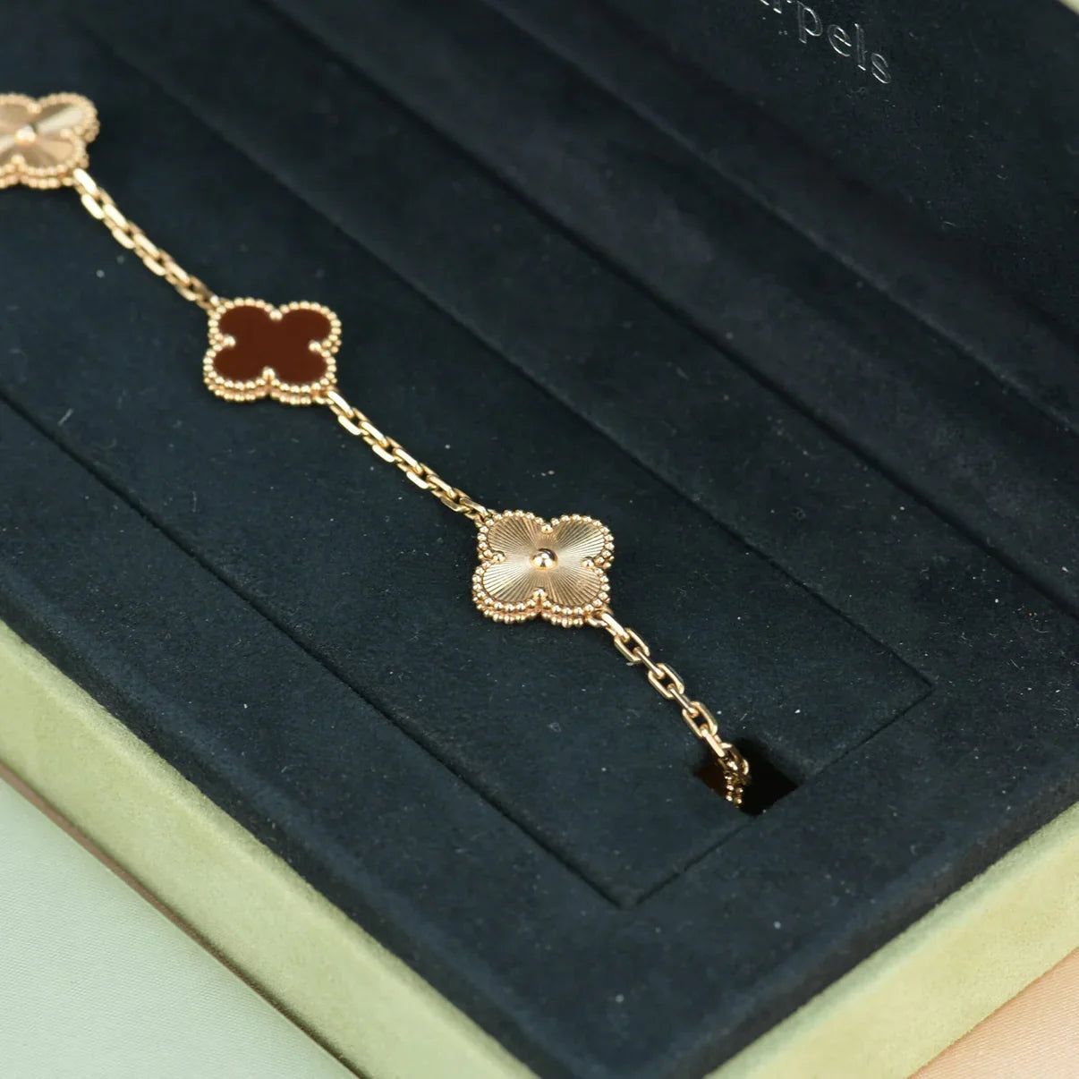 [Rosla] CLOVER 5 MOTIF RED CORNELIAN BRACELET COLLECTION