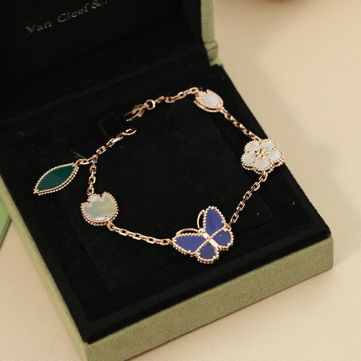 [Rosla] Lucky Spring Butterfly 5-Motif & LOVE Unlimited Bracelet Stack Set
