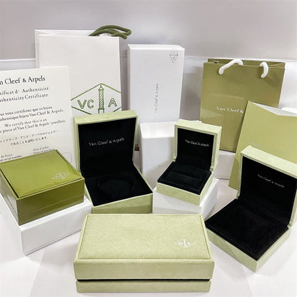 [Rosla]VA CLOVER BRACELET NECKLACE RING BOX GIFT BAG