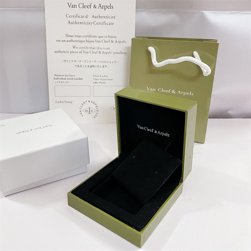 [Rosla] VA CLOVER BOX GIFT BAG