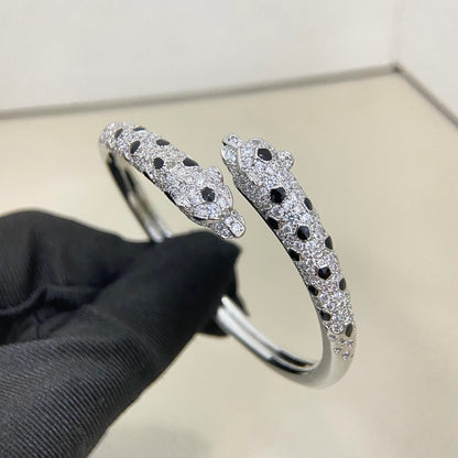 [Rosla]PANTHERE DOUBLE HEADED HALF DIAMOND OPEN BRACELET