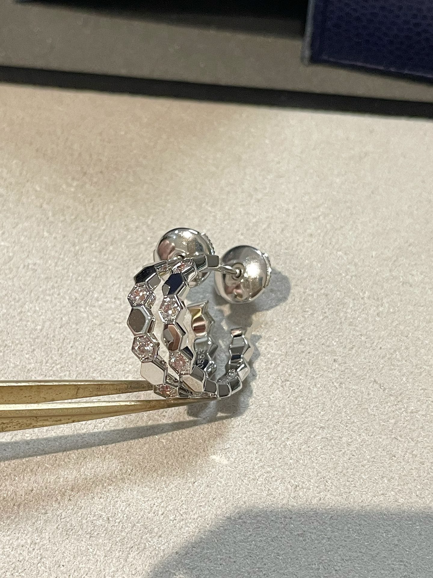 [Rosla]Hollow Design Four-Leaf Clover Flower Shape Ring
