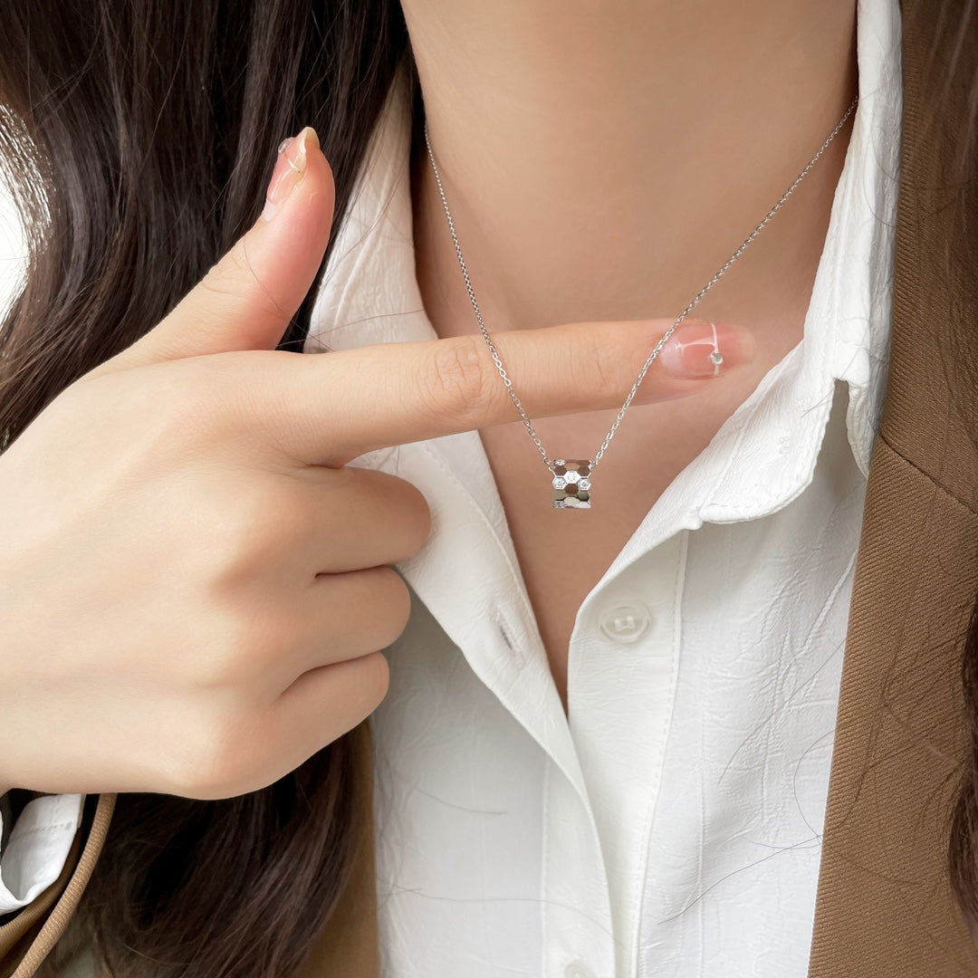 [Rosla]BEE MINI PEDANT DIAMOND NECKLACE