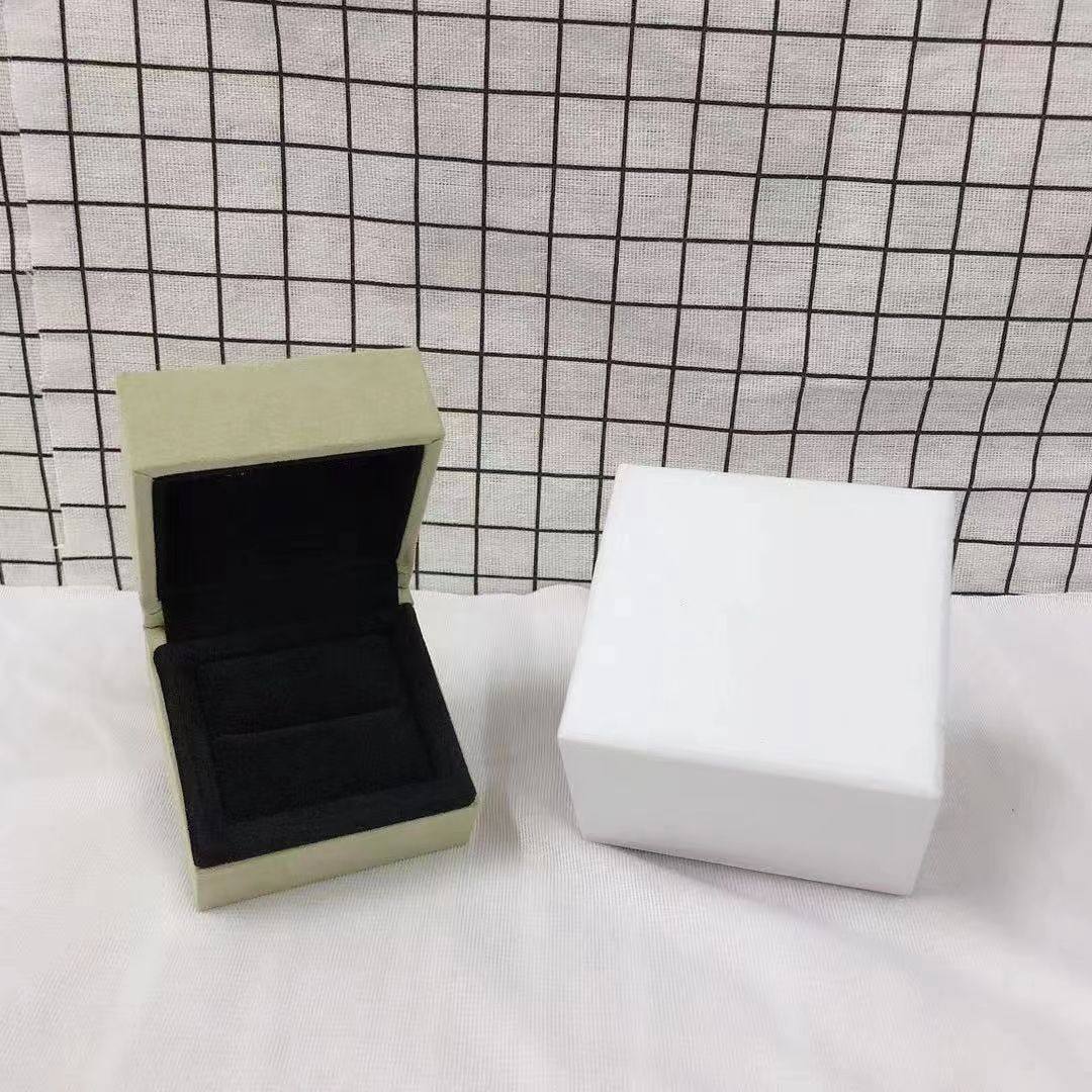 [Rosla] VA CLOVER BOX GIFT BAG