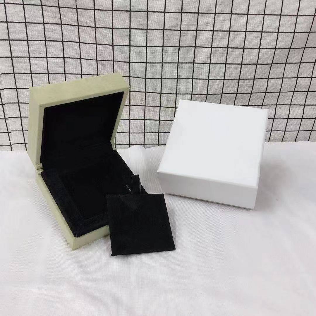 [Rosla] VA CLOVER BOX GIFT BAG