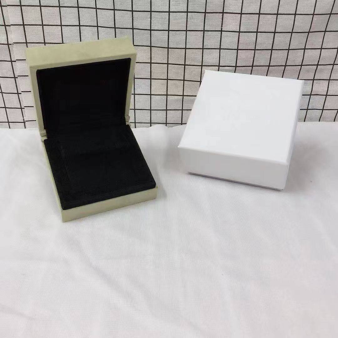 [Rosla] VA CLOVER BOX GIFT BAG
