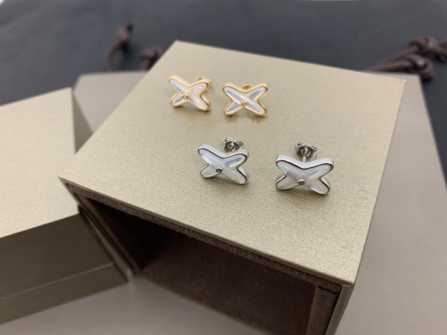 [Rosla]JEUX DE WHITE MOP SILVER DIAMOND EARRINGS