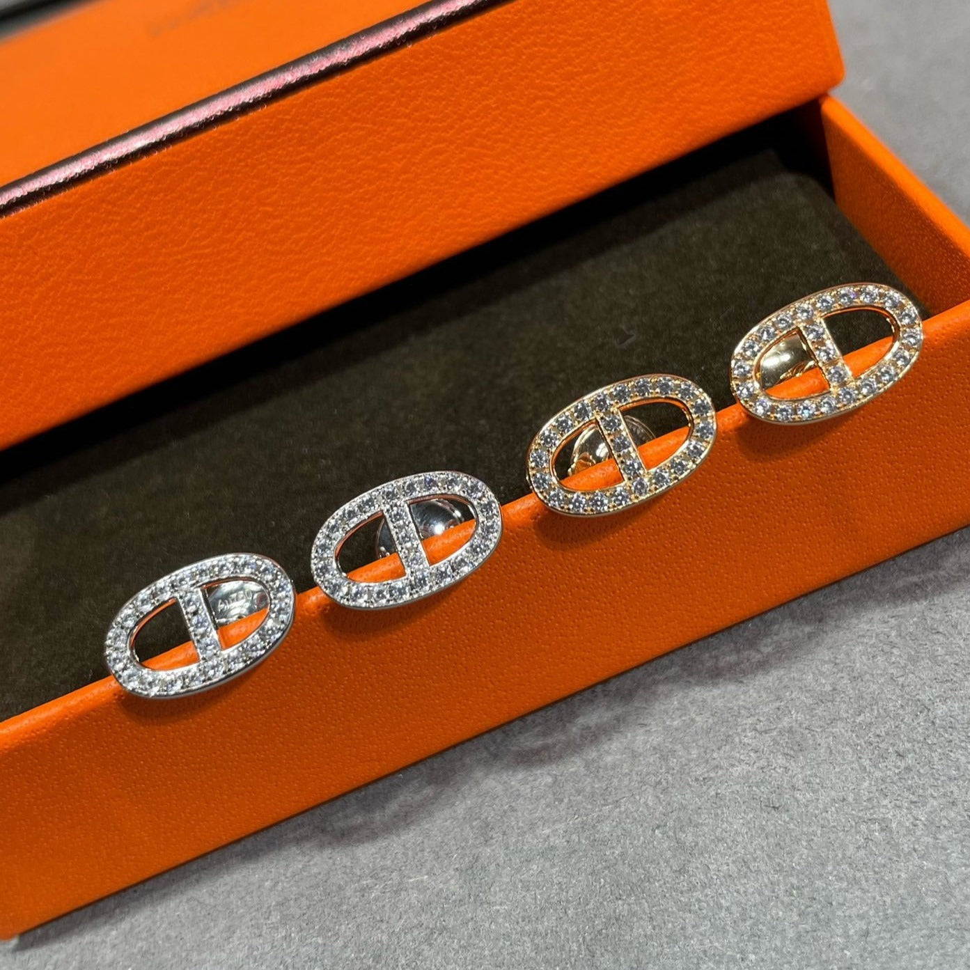 [Rosla]HM FULL DIAMOND PIG NOSE STUD EARRINGS