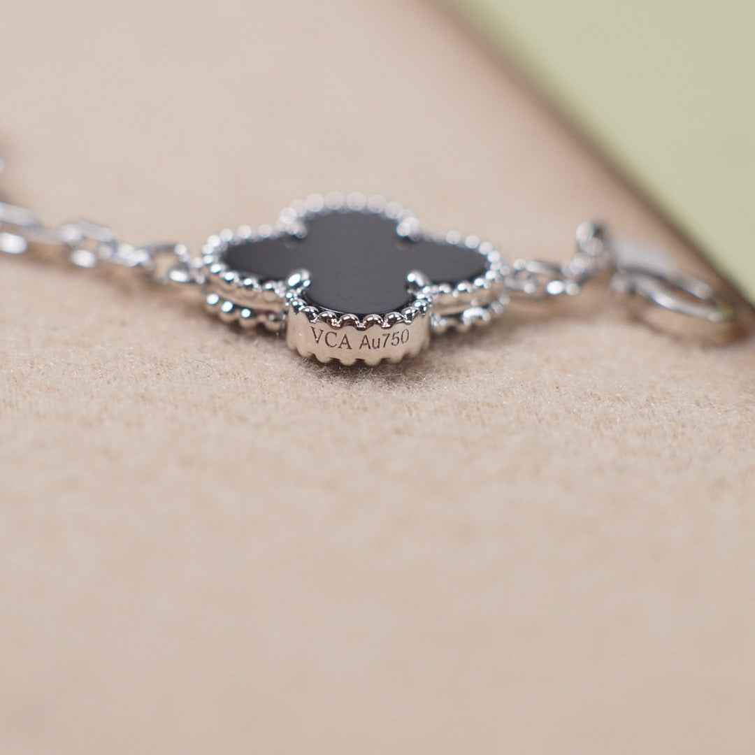 [Rosla] CLOVER 5 MOTIF ONYXS BRACELET COLLECTION