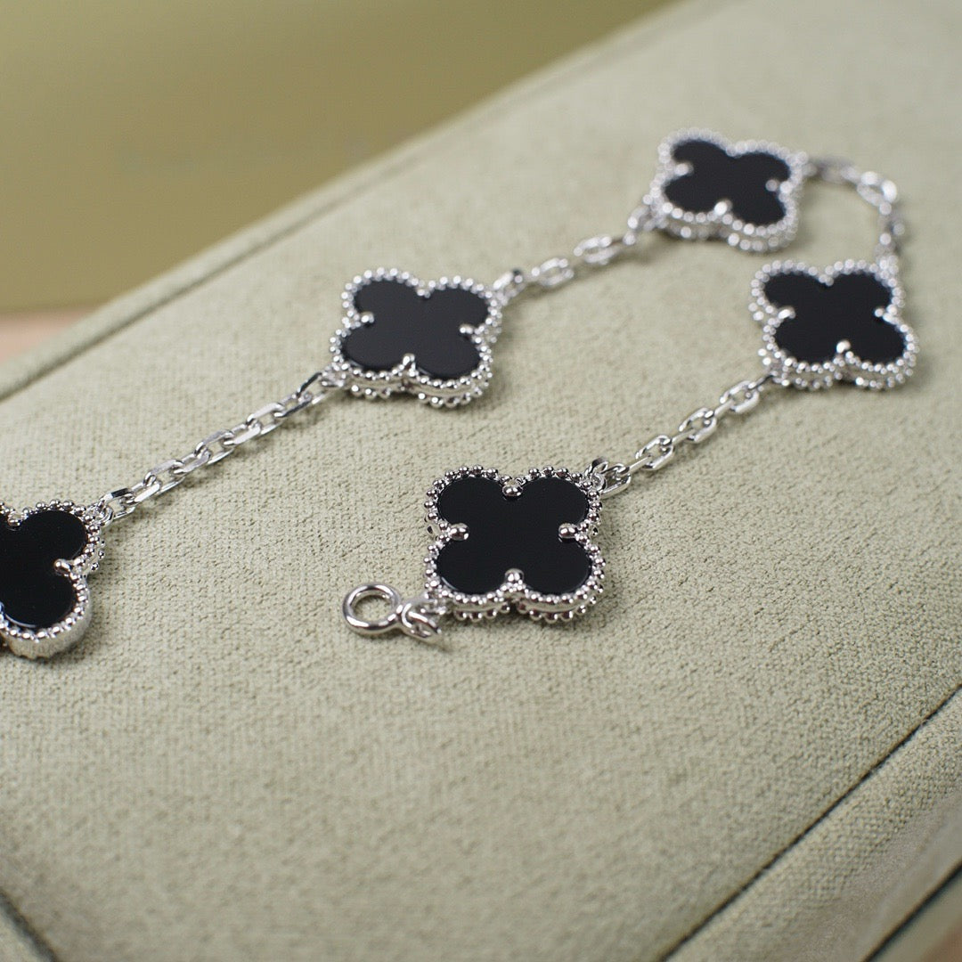 [Rosla] CLOVER 5 MOTIF ONYXS BRACELET COLLECTION