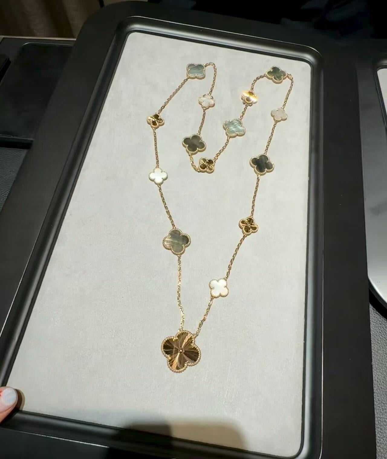 [Rosla]DETACHABLE CLOVER 15(11+4) FLOWER ROSE GOLD NECKLACE SET