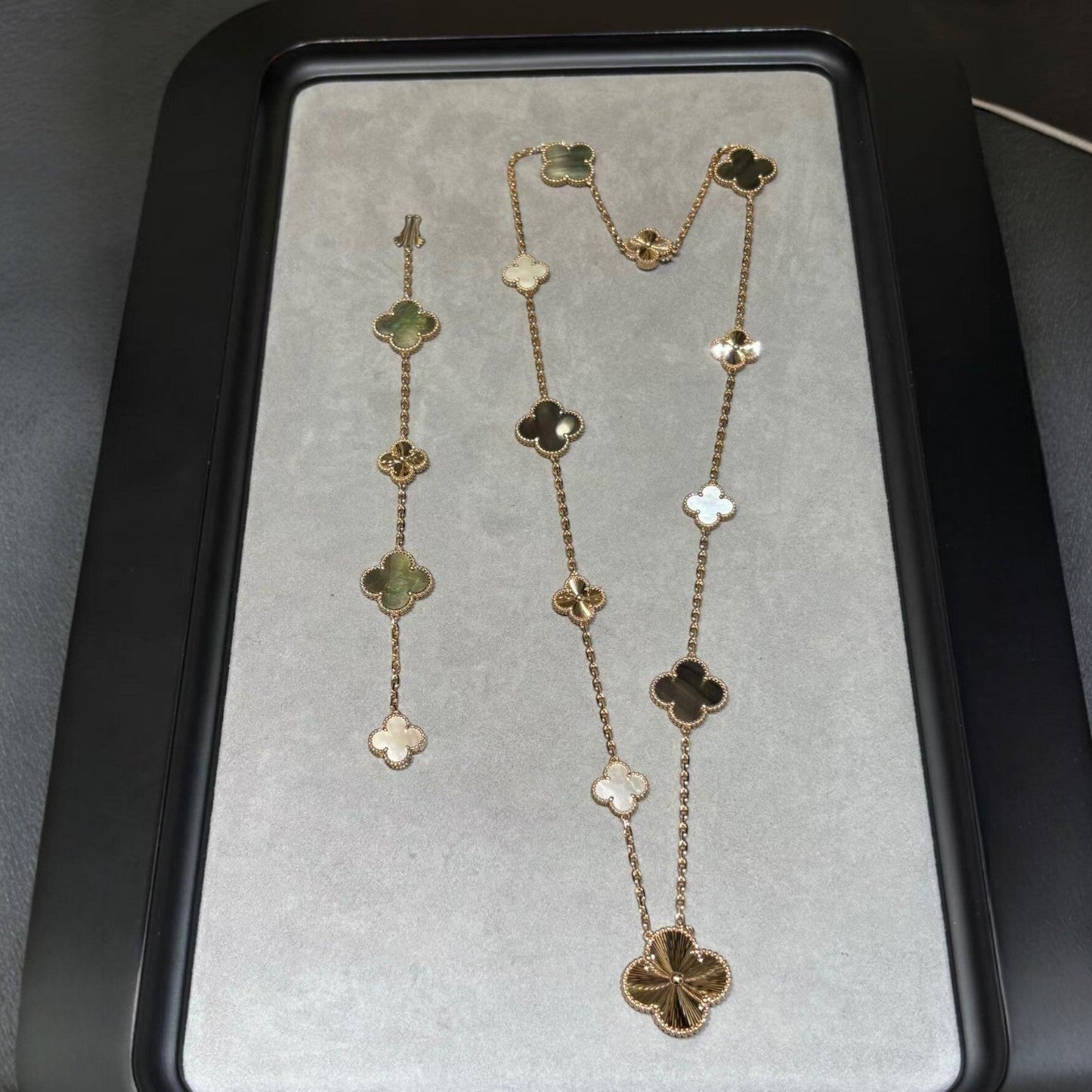[Rosla]DETACHABLE CLOVER 15(11+4) FLOWER ROSE GOLD NECKLACE SET