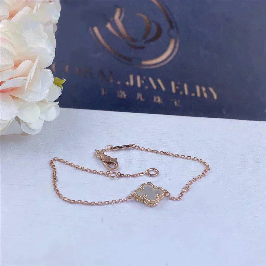 [Rosla]CLOVER WHITE MOP SINGLE FLOWER BRACELET