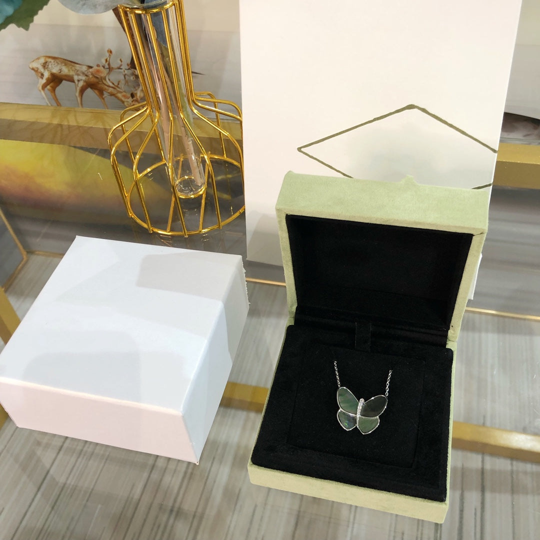 [Rosla]LARGE BUTTERFLY SILVER PENDANT DIAMOND NECKLACE